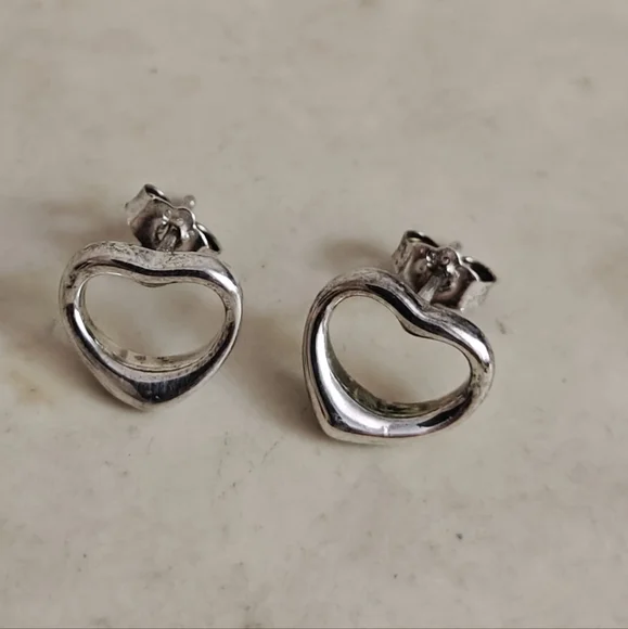 Vintage Silver Heart Earrings - Picture 5 of 9